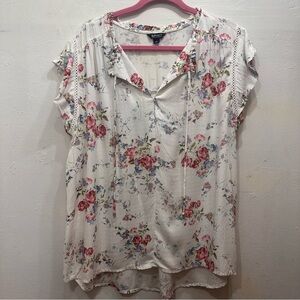 EUC L Buffalo by David Bitton flutter sleeve floral blouse
